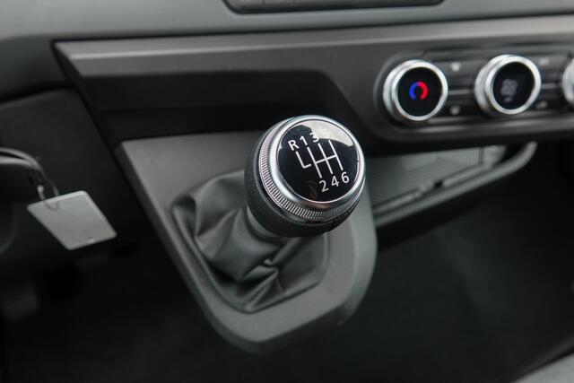 Renault MASTER T35 | L2H2 | 2.0Dci 150Pk | Stoel-Bank | 3.500Kg Trekgewicht | LED