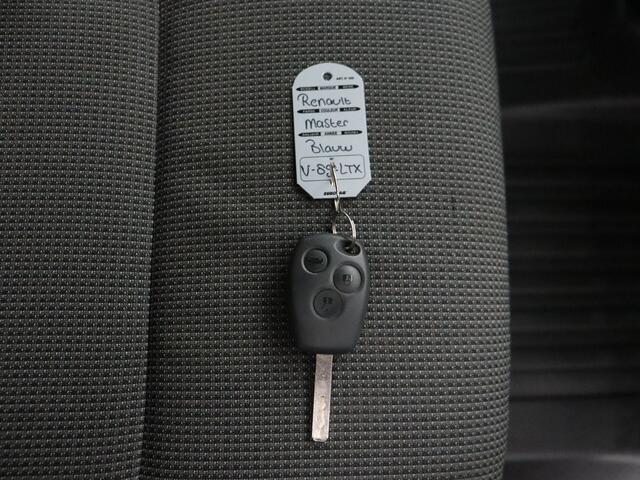 Renault MASTER 2.3DCI 136PK L3H2 | Kastinrichting | Imperiaal | Navigatie | Camera | 3-Persoons | Airco | Cruise