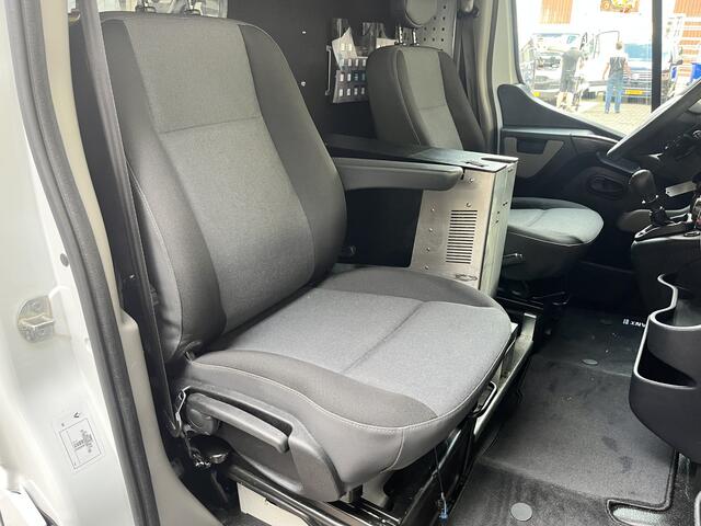 Renault MASTER T35 2.3 dCi L2H2 Airco Cruise controle Kastinrichting Trekhaak 2500kg Trekgewicht Schuifdeur Zijruit rechts Euro 6 Bpm vrij !!1e eigenaar Dealer onderhouden Ook ideaal voor ombouw naar camper