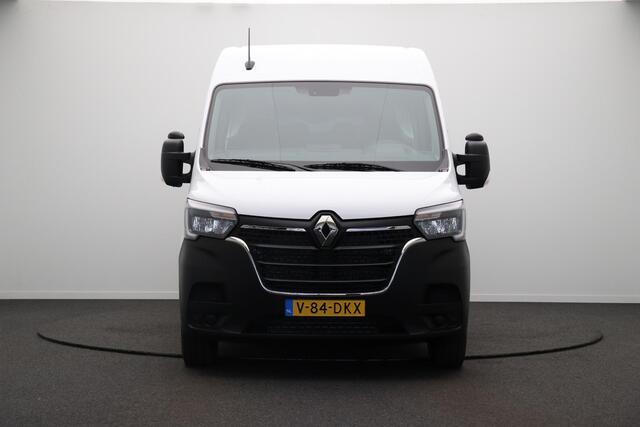Renault MASTER T35 2.3 dCi 135 L3H2 DC Comfort | 6 persoons | Trekhaak | laadruimte betimmering | Achteruitrijcamera | Airco | Direct rijden |