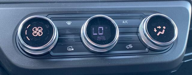 Renault MASTER nw T35 2.0 dCi 150 PK L2H2 Multimedia met Google services,Dubbele schuifdeur, Camera, Trekhaak, Apple carplay. Verwarmde voorruit.