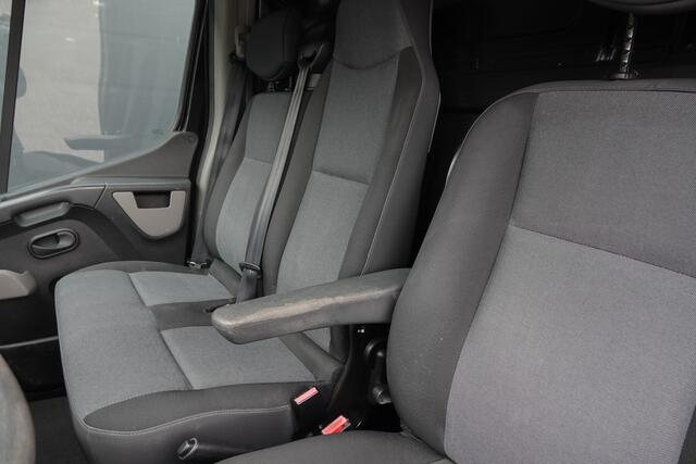 Renault MASTER T35 | L2H2 | 2.3 dCi 125Pk | Stoel-Bank | Achteruitrijcamera | Sidebars | Trekhaak