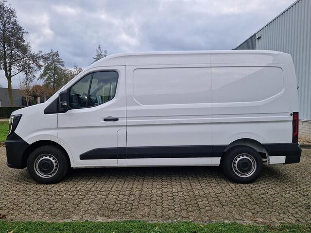 Renault MASTER T35 2.0 dCi 150 L2H2 Advance / BPM-VRIJ! / Climate Control / Apple Carplay & Android Auto / Trekhaak / Bijrijdersbank / Laadruimte-betimmering / Levertijd I.O. /