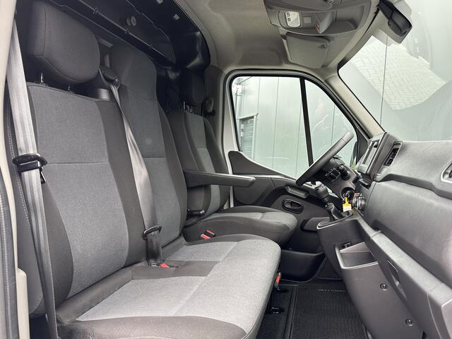 Renault MASTER T35 2.3 dCi 135 PK / L2H2 / 1e EIG. / 40.759 KM / TREKHAAK / AIRCO / NAVIGATIE / LED DAGRIJVERL.