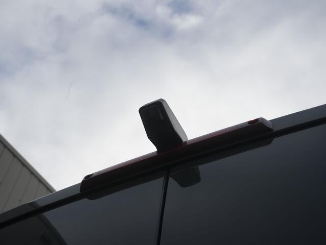 Renault MASTER T35 2.0 dCi 170 L2H2 Extra - VOORRAADVOORDEEL - 170 PK! - Trekhaak - Laadruimtebetimmering - All Seasonbanden - Achteruitrijcamera - Stoelverwarming - Cruise Control - Trekhaak