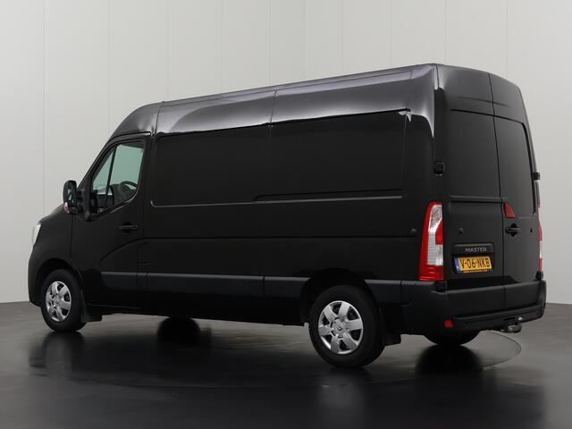Renault MASTER 2.3DCI 135PK L2H2 | Werkplaats/Kastinrichting | Navigatie | Camera | Trekhaak | 3-Persoons | Cruise