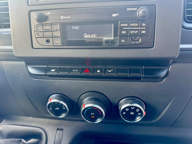 Renault MASTER T35 2.3 dCi 135 L2H2 AIRCO PDC 3PERS. NETTE BUS NAP APK