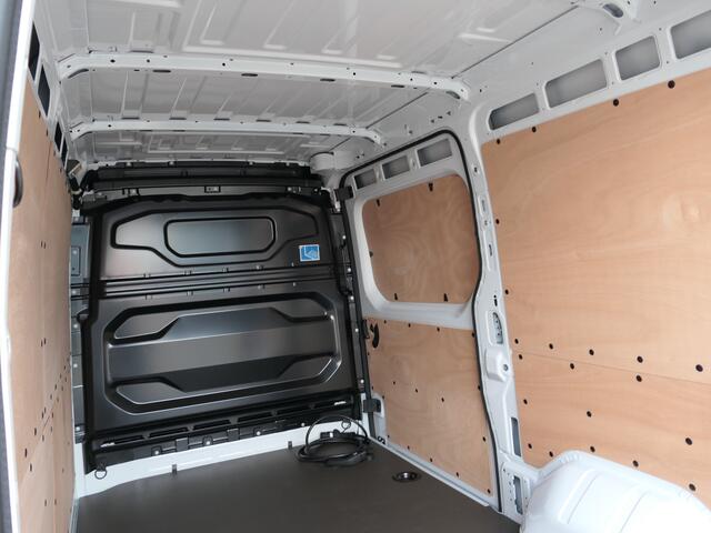 Renault MASTER E-Tech T35 L2H2 Advance long range 87 kWh *NIEUW* *Betimmering laadruimte* - Trekhaak, navi, sensor v+a, camera