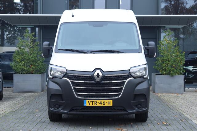 Renault MASTER T35 2.3 dCi 135 L2H2 Comfort | Trekhaak | Cruise | 3 pers. | Navi