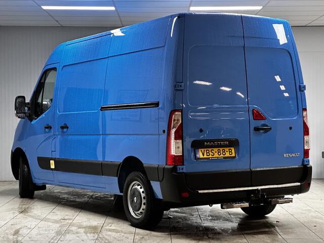 Renault MASTER T35 2.3 dCi L2H2/ Dubbele Schuifdeur/ Trekhaak/ Navi/ Airco/ Cruise/ Elek. pakket/ Bluetooth/ Armsteun/ Multi. Stuur/ Dagrijverl./ PDC.