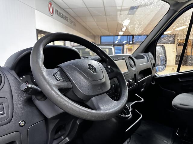 Renault MASTER T35 2.3 dCi L2H2/ Dubbele Schuifdeur/ Trekhaak/ Navi/ Airco/ Cruise/ Elek. pakket/ Bluetooth/ Armsteun/ Multi. Stuur/ Dagrijverl./ PDC.