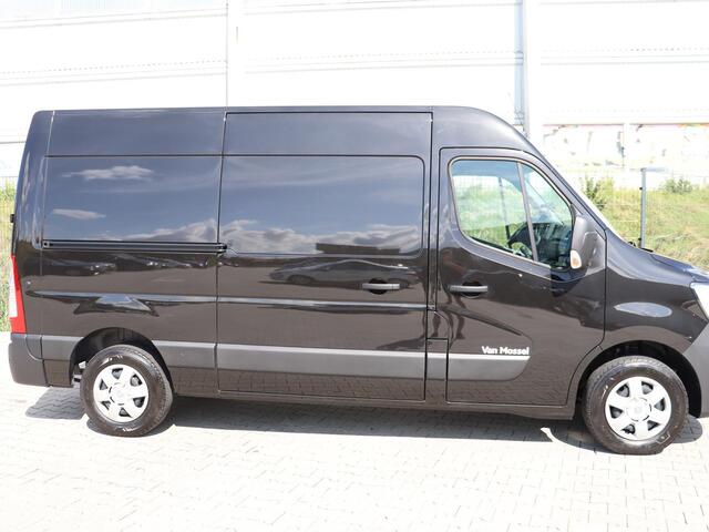 Renault MASTER T35 2.3 dCi 135 L2H2 Work Edition | Airco | Navigatie | Bluetooth | Trekhaak | Vloerplaat | Wand- en lat-om-lat betimmering laadruimte