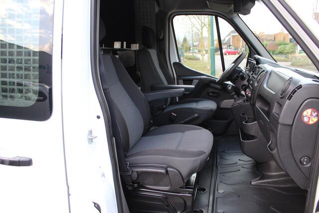 Renault MASTER T35 2.3 dCi 130PK Euro6 L2H2 ? airco ? navigatie ? imperiaal ? trekhaak