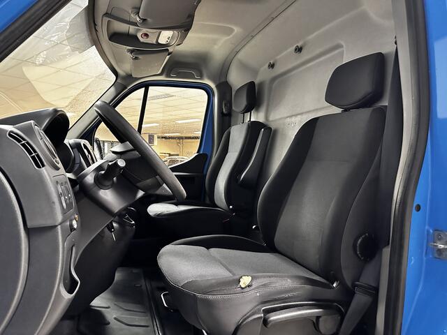 Renault MASTER T35 2.3 dCi L2H2/ Zij-Schuifdeur R+L/ Trekhaak/ Imperiaal/ Camera/ Airco/ Bluetooth/ Multi.LEDER.Stuur/ Elek.Pakket/ C.V.Afstand/ PDC Achter.