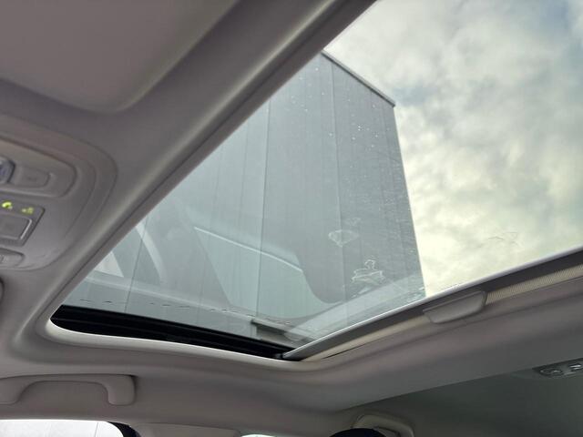 Renault MEGANE Estate 1.3 TCe R.S. Line