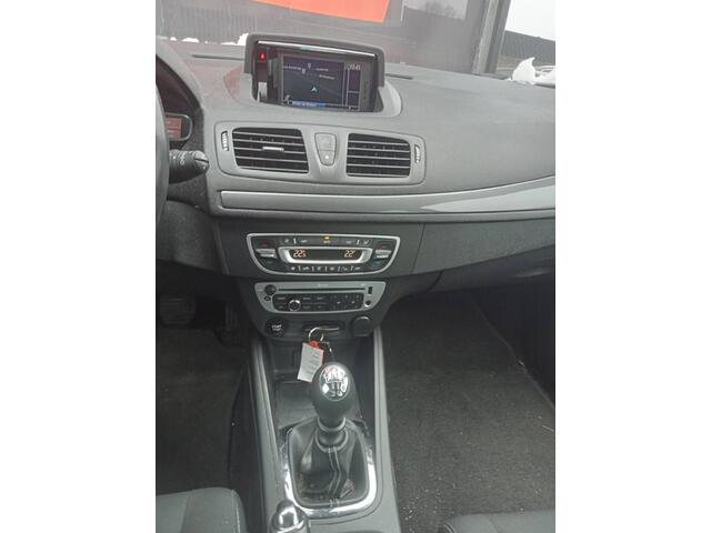 Renault MEGANE Estate 1.2 TCe Limited | Nieuw binnen | Cruise | BT | Navi |