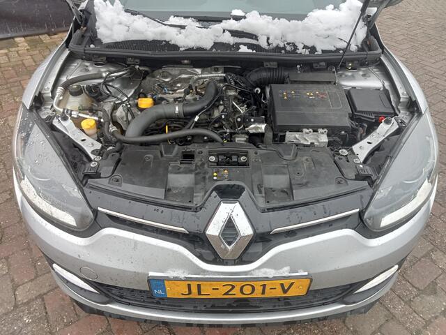 Renault MEGANE Estate 1.2 TCe Limited | Nieuw binnen | Cruise | BT | Navi |