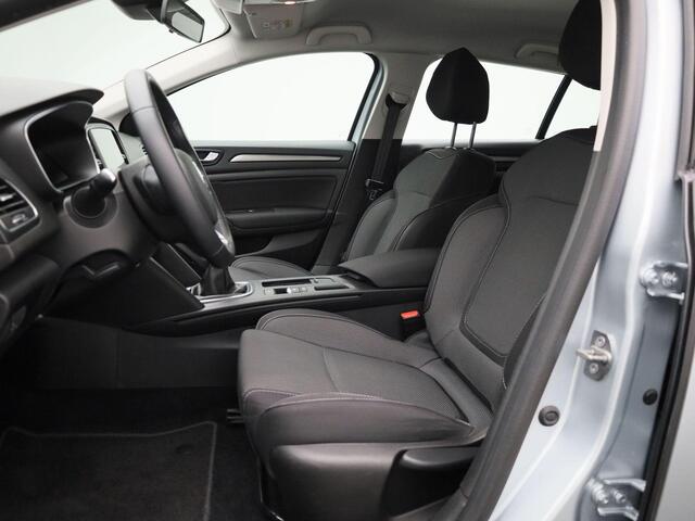 Renault MEGANE Estate TCe 140 Equilibre | Easy Link multimediasysteem met Apple CarPlay & Android Auto | Climate Control | Pack Style = lichtmetalen velgen + dakrails | Metaalkleur | Parkeersensoren v+a |