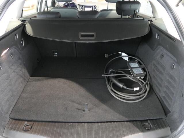 Renault MEGANE Estate 1.6 E-Tech Plug-In Hybrid 160 Zen - Navi, sensor v+a, cruise