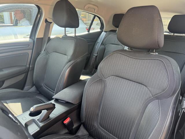 Renault MEGANE 1.3 TCe Zen 52.254KM!!