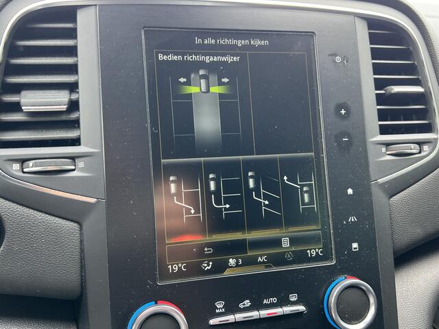 Renault MEGANE 1.3 TCe Bose 140PK / Camera / Groot scherm / Aut. Parkeren / Clima / Cruise /