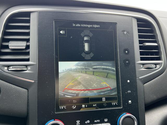 Renault MEGANE 1.3 TCe Bose 140PK / Camera / Groot scherm / Aut. Parkeren / Clima / Cruise /