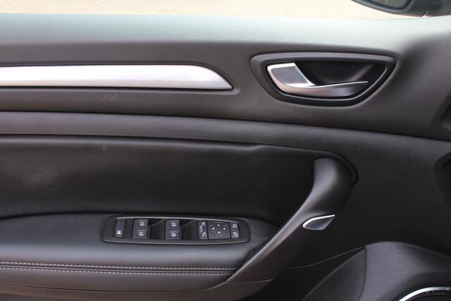 Renault MEGANE 1.2 TCe Bose / Trekhaak / Navigatie / Bose / Dodehoek / Cruise Control