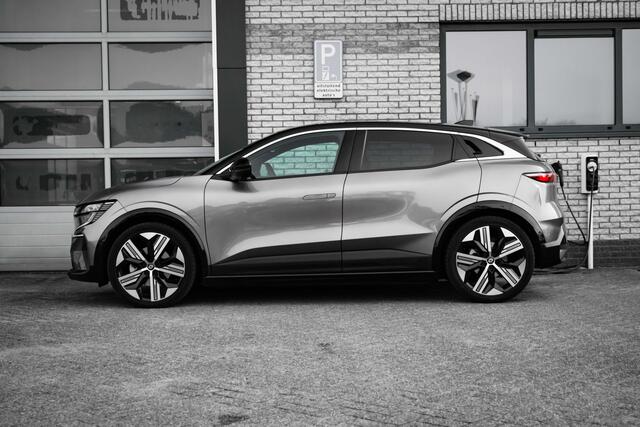 Renault MEGANE E-Tech EV60 Optimum Charge Iconic | lederen bekleding | Harman Kardon audio | elektrisch stoelverstelling | incl. Bovag rijklaarpakket met 12 maanden garantie |
