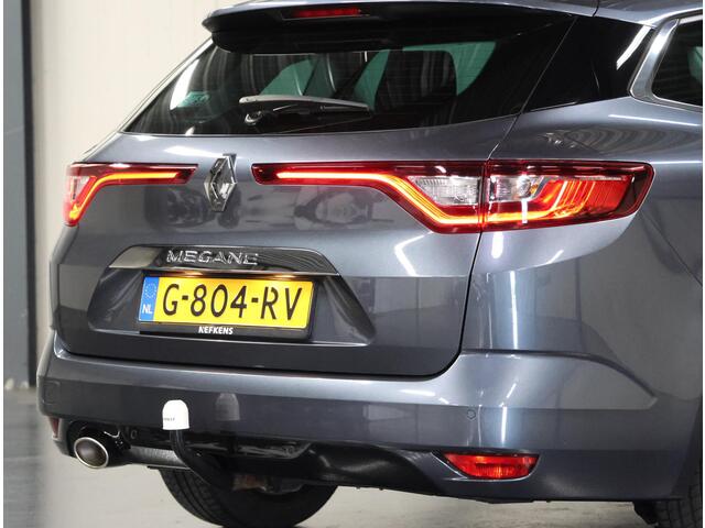 Renault MEGANE Estate TCe 140PK Bose | AppleCarPlay/AndroidAuto | Cruise Control | Climate Control | Navigatie | Parkeersensoren | Trekhaak | Isofix | Privacy Glass | BOSE SOUND |