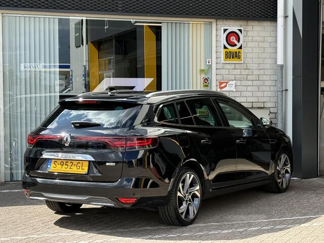 Renault MEGANE Estate 1.6 Plug-In Hybrid 160PK R.S. Line | NAP | Bose Audio | Elektrische glazen shuif-kantel dak | Heads-up display | DAB | Achteruitrijcamera | LED | 18'' lichtmetaal |
