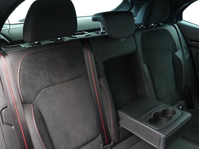 Renault MEGANE TCe 160pk R.S. Line | Head up display | Digitale cockpit | Parkeersensoren rondom | Trekhaak | Stoelverwarming |