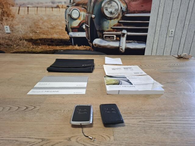 Renault MEGANE Estate 1.3 TCe Bose 1e EIGENAAR CAMERA HALF LEER PARK ASSIST LED NAVI CRUISE ECC TREKHAAK