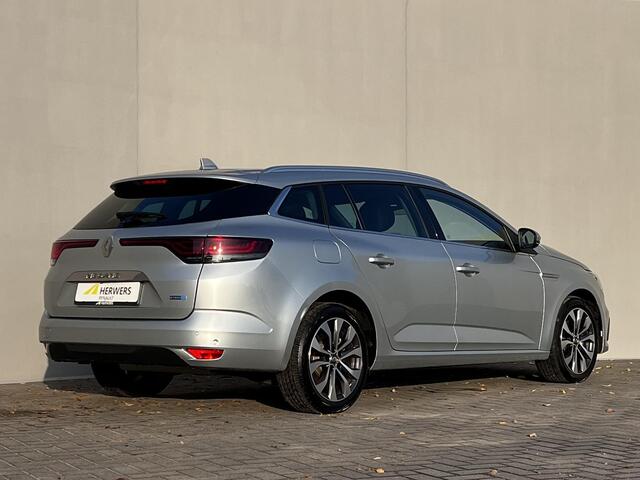 Renault MEGANE Estate 1.6 E-Tech Plug-In Hybrid 160 Techno / Dealer onderhouden / EAER 51 km / Navigatie / HUD / Stuur- en stoelverwarming / Apple Carplay Android / 17" LM wielen / Camera / Parkeerassistent /