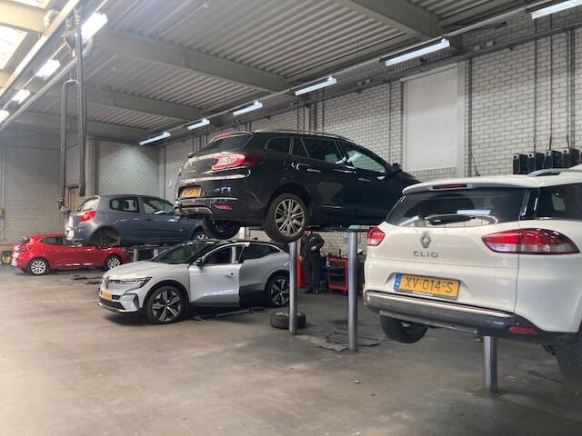 Renault MEGANE Estate 1.6 E-Tech Plug-In Hybrid 160 Business Edition One | Navigatie | Lederen bekleding | Stoelverwarming | BOSE audio | incl. Bovag rijklaarpakket met 12 maanden garantie |