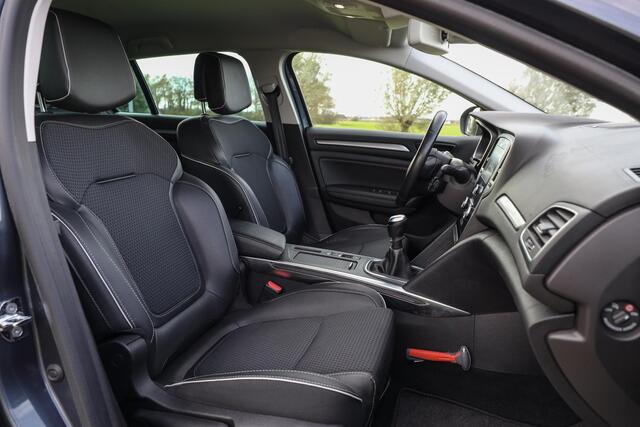 Renault MEGANE Estate 1.3 TCe 140 PK Bose ? Camera ? Dodehoek ? Trekhaak