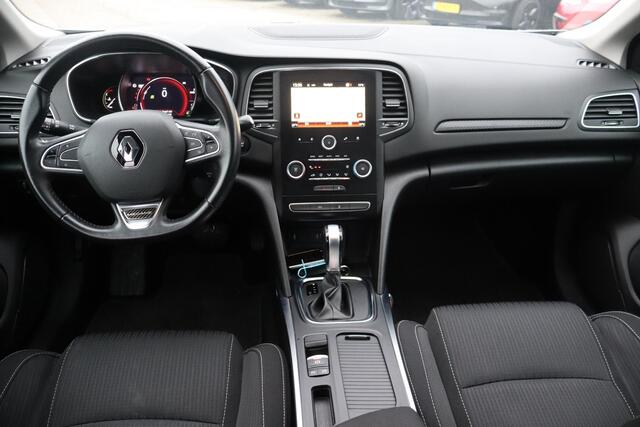 Renault MEGANE Estate 1.5 dCi Limited Navigatie, Trekhaak, Climate control, Cruise control, Lichtmetalen wielen