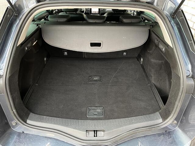 Renault MEGANE Estate 1.3 TCe 140 Techno | Trekhaak | Apple CarPlay / Android Auto | Achteruitrijcamera | Navigatie |