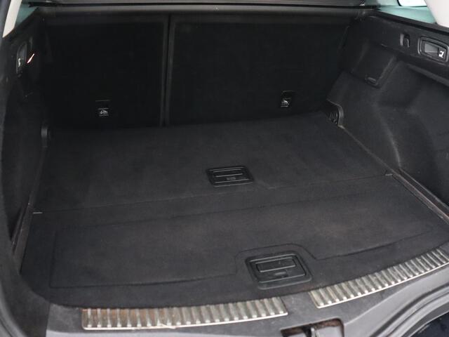 Renault MEGANE 1.3 TCe Limited | Automaat | Camera | Carplay | Navigatie | Keyless | Climate control | Bluetooth | 17'' | Cruise control