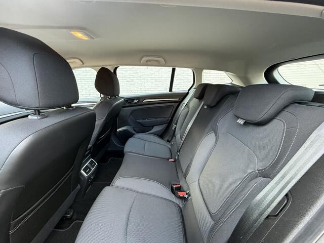 Renault MEGANE 1.3 TCe140 Equilibre