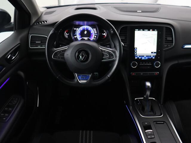 Renault MEGANE 1.6 TCe GT | Head-Up | Stoelverwarming | Navigatie | Sfeerverlichting | BOSE Sound | Parkeerhulp | Full LED | Keyless | 18'' | Sportstoelen | Climate control | Bluetooth | Cruise control