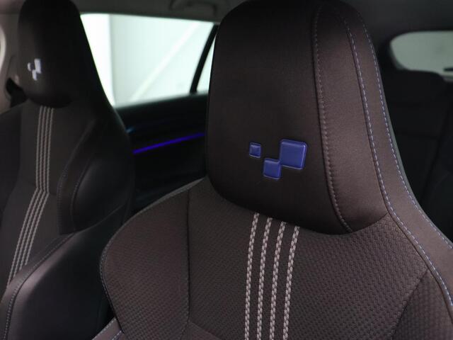 Renault MEGANE 1.6 TCe GT | Head-Up | Stoelverwarming | Navigatie | Sfeerverlichting | BOSE Sound | Parkeerhulp | Full LED | Keyless | 18'' | Sportstoelen | Climate control | Bluetooth | Cruise control