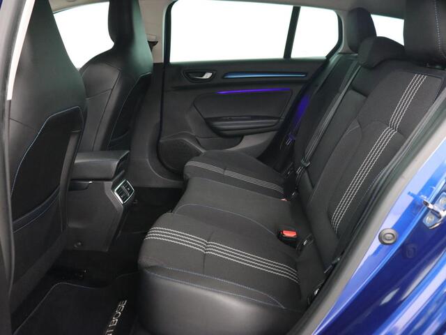 Renault MEGANE 1.6 TCe GT | Head-Up | Stoelverwarming | Navigatie | Sfeerverlichting | BOSE Sound | Parkeerhulp | Full LED | Keyless | 18'' | Sportstoelen | Climate control | Bluetooth | Cruise control