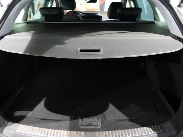 Renault MEGANE Estate 1.3 TCe Intens *Allseasons & Trekhaak!* - LMV 17", camera, navi, cruise