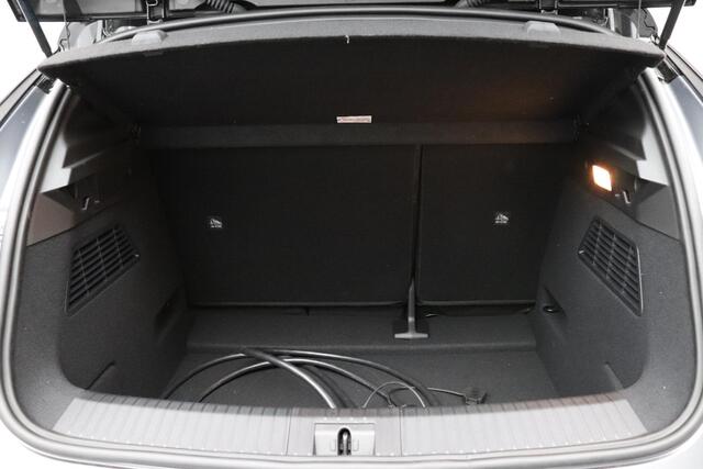 Renault MEGANE E-Tech comfort range esprit alpine 60 kWh | Camera | Navigatie | DEMO 01-26 Leverbaar