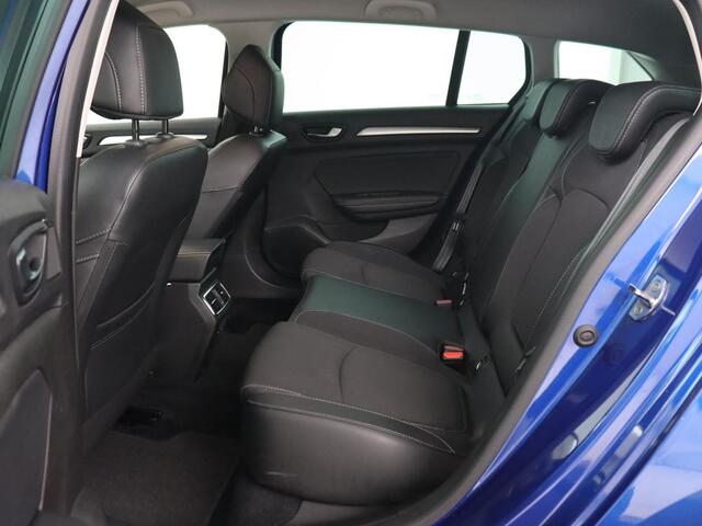 Renault MEGANE 1.3 TCe Intens | Automaat | Trekhaak | Camera | Head-Up | Half leder | Carplay | BOSE Sound | Full LED | Keyless | Climate control | Parkeerhulp | Cruise control