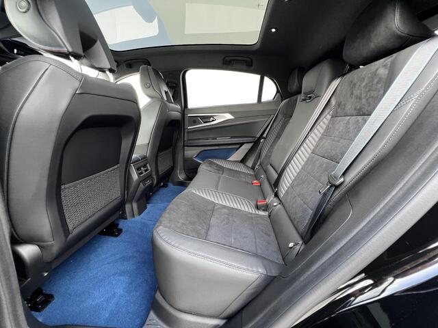 Renault Rafale E-Tech 4x4 plug-in hybrid 300 Atelier Alpine / Direct Leverbaar nieuw / Camera 360° / Leder Alcantara / Elektr. stoelen + klep / Panoramadak / Stuur-, stoel- en voorruitverwarming / HUD / 21" LM Wielen /