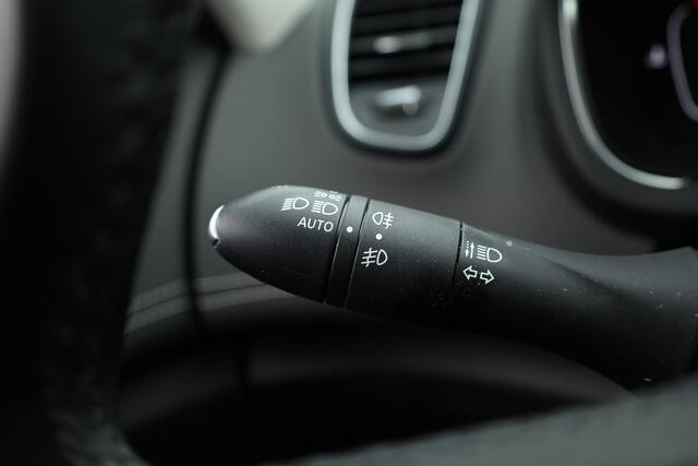 Renault SCENIC 1.3 TCe Intens | Navi | Massage | Stoelver. | Camera | Dodehoek. | PDC V+A