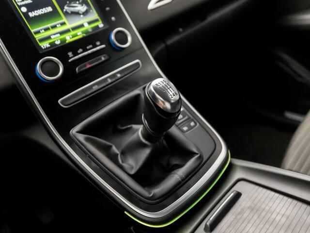 Renault SCENIC 1.2 TCe Sport Collection (APPLE CARPLAY, GROOT NAVI, LEDER, CAMERA, TREKHAAK, SPORTSTOELEN, GETINT GLAS, KEYLESS, PARKEERSENSOREN, NIEUWE APK, NIEUWSTAAT)