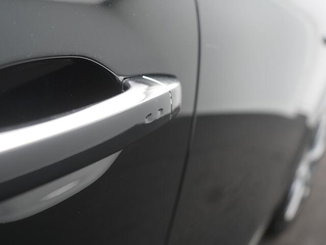 Renault SCENIC TCe 140 Intens - RIJKLAARPRIJS - Achteruitrijcamera - Cruise Control - Panoramadak - Trekhaak