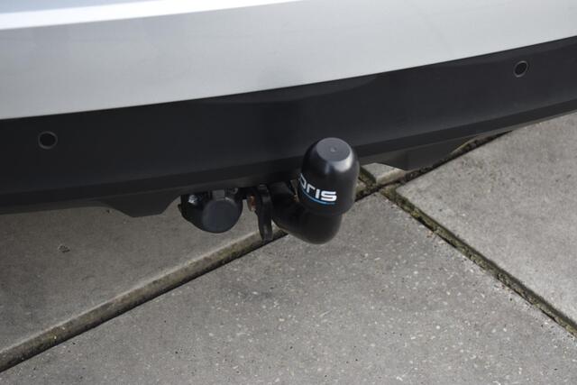 Renault SCENIC TCe 140 EDC Bose | AUTOMAAT | TREKHAAK | CAMERA | NAVI | CRUISE CONTROL | CLIMATE CONTROL | PDC | LMV